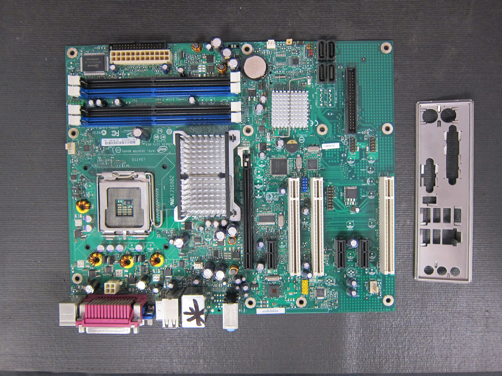 Intel Motherboard DG965RY D41691-301 No CPU
